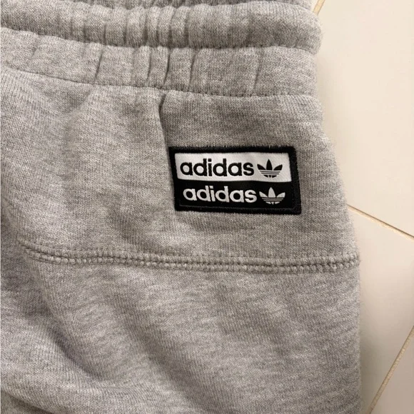 ADIDAS sweatpants - Picture 3 of 4